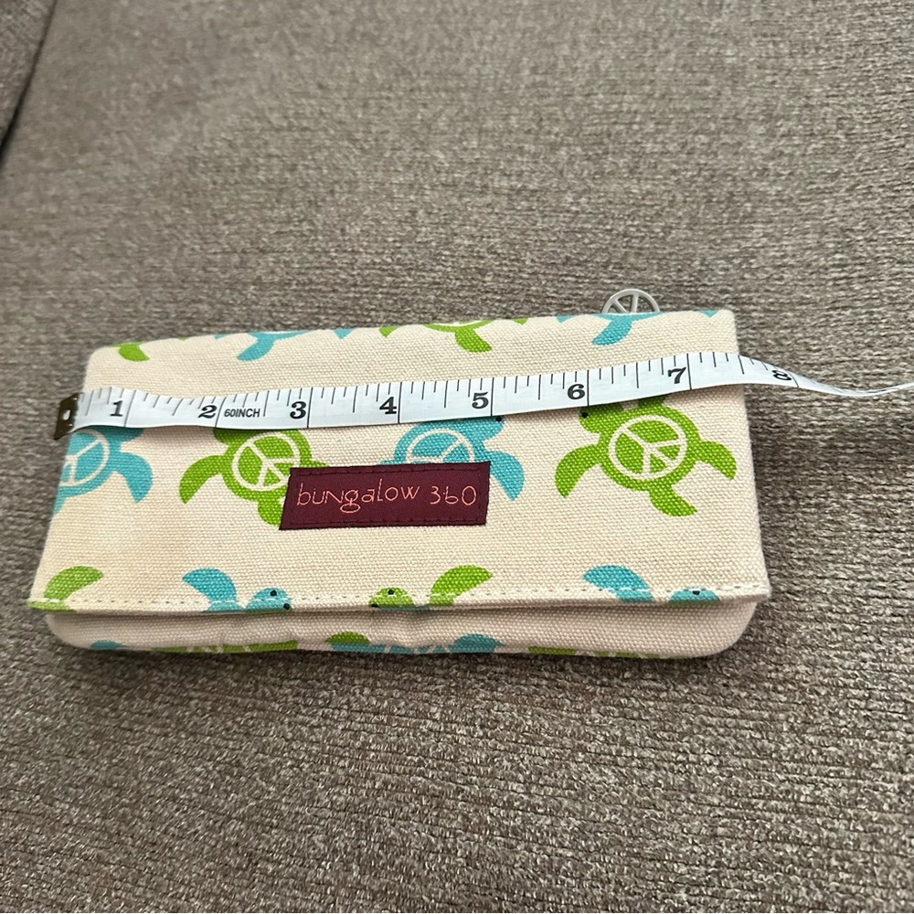 Bungalow 360 Green and Blue Turtle Wristlet - Picture 3 of 9